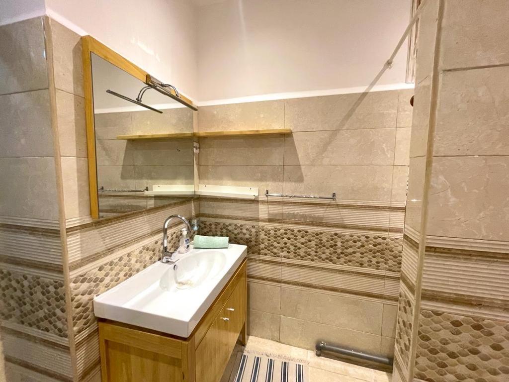 Appartement Dans Immeuble Haussmanien Algiers Екстер'єр фото